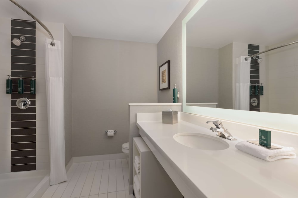 DoubleTree by Hilton Las Vegas East Flamingo — Hotel rooms in Las Vegas, Nevada