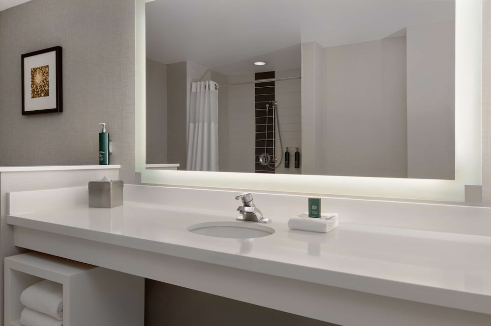 DoubleTree by Hilton Las Vegas East Flamingo — Hotel rooms in Las Vegas, Nevada