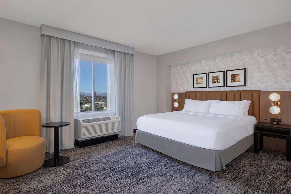 DoubleTree by Hilton Las Vegas East Flamingo — Hotel rooms in Las Vegas, Nevada
