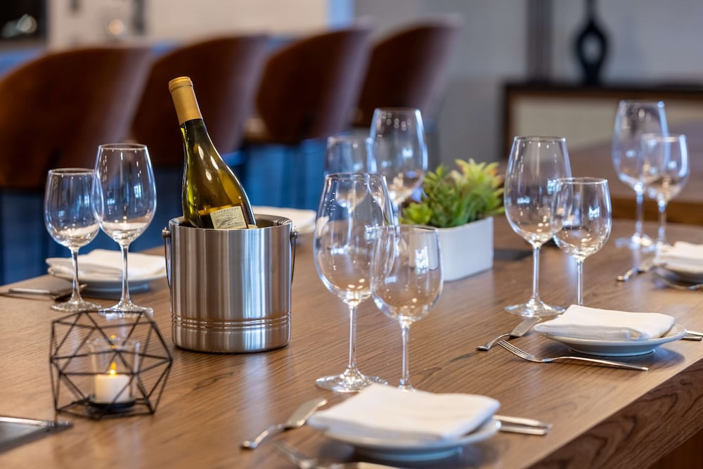 DoubleTree by Hilton Las Vegas East Flamingo — Restaurant & bars in Las Vegas, Nevada