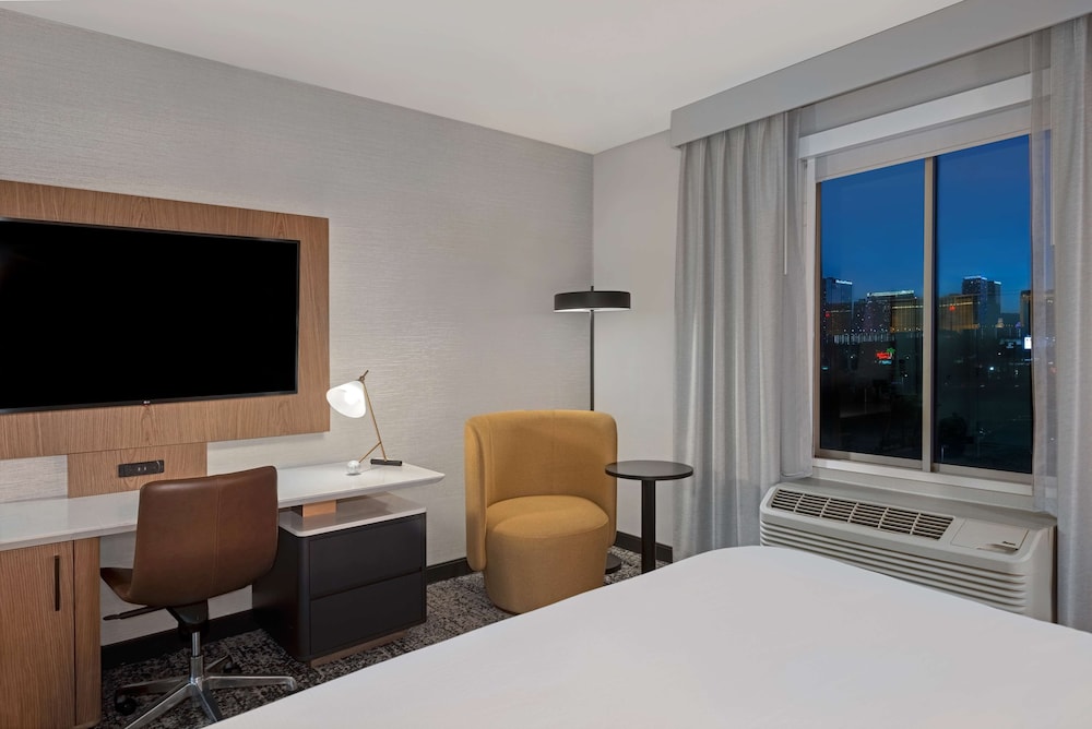 DoubleTree by Hilton Las Vegas East Flamingo — Hotel rooms in Las Vegas, Nevada
