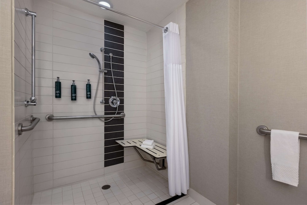 DoubleTree by Hilton Las Vegas East Flamingo — Hotel rooms in Las Vegas, Nevada