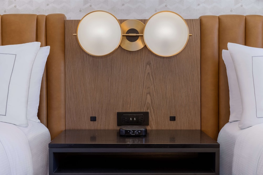 DoubleTree by Hilton Las Vegas East Flamingo — Hotel rooms in Las Vegas, Nevada