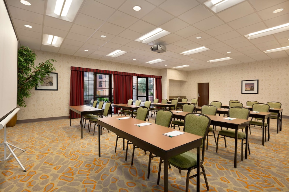 Homewood Suites by Hilton Las Vegas Airport — Hotel building in Las Vegas, Nevada