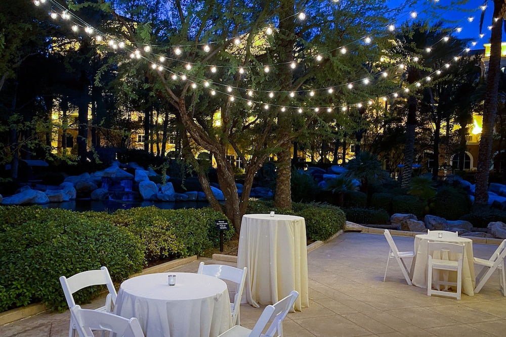 JW Marriott Las Vegas Resort & Spa — Restaurant & bars in Las Vegas, Nevada