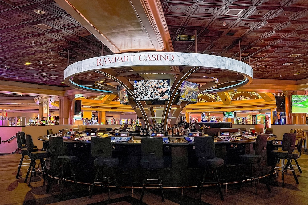 JW Marriott Las Vegas Resort & Spa — Restaurant & bars in Las Vegas, Nevada