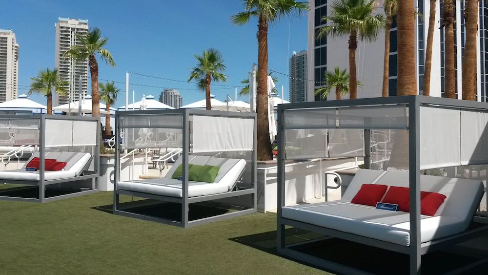 Westgate Las Vegas Resort & Casino — Swimming pool in Las Vegas, Nevada