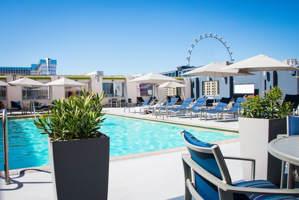 The Platinum Hotel — Swimming pool in Las Vegas, Nevada