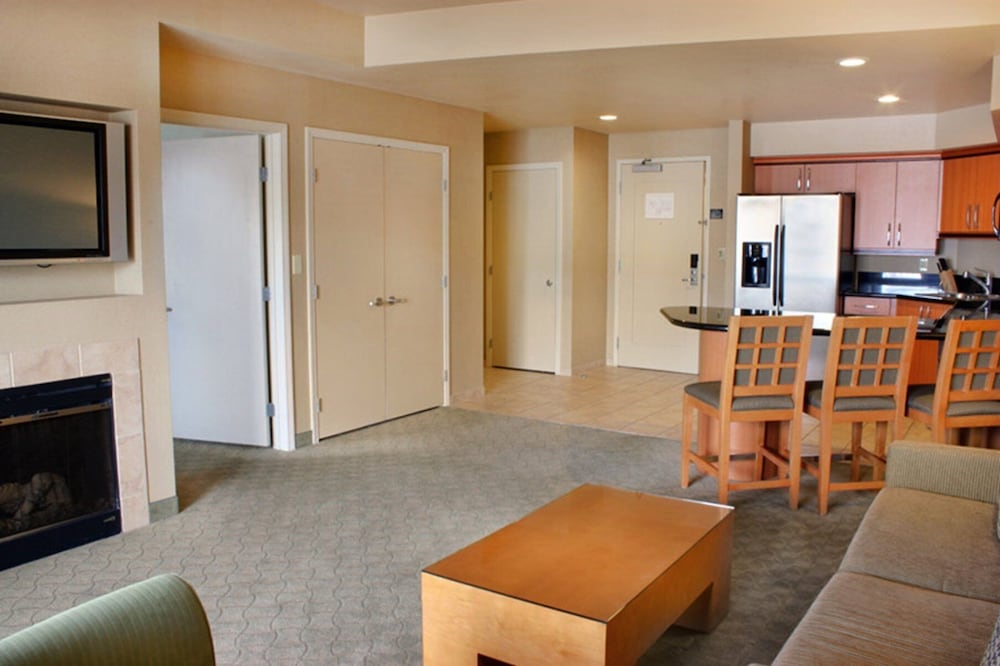 The Platinum Hotel — Hotel rooms in Las Vegas, Nevada