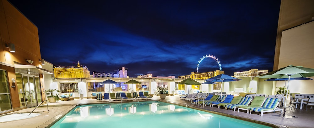 The Platinum Hotel — Swimming pool in Las Vegas, Nevada