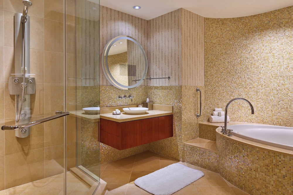 Renaissance Las Vegas Hotel — Hotel rooms in Las Vegas, Nevada
