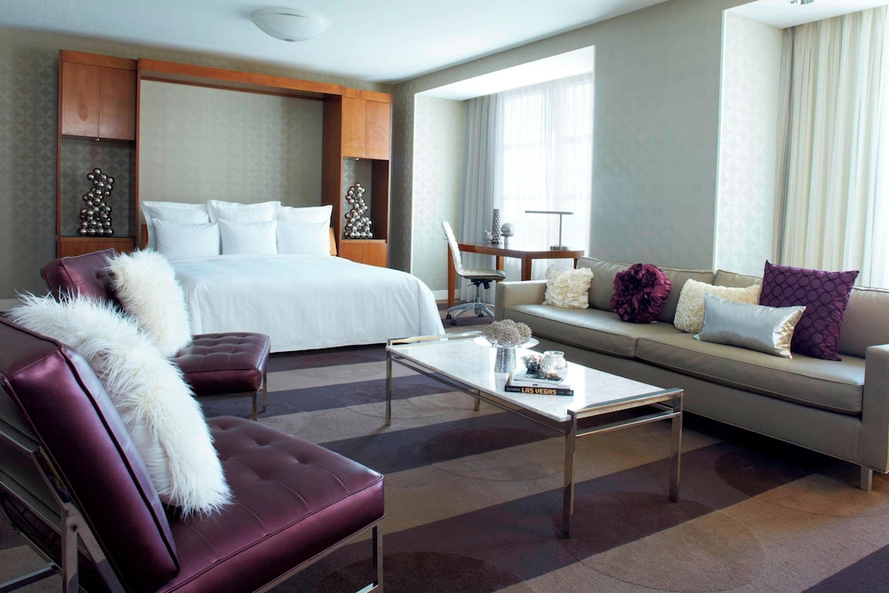 Renaissance Las Vegas Hotel — Hotel rooms in Las Vegas, Nevada