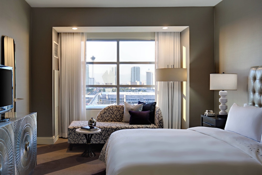 Renaissance Las Vegas Hotel — Hotel rooms in Las Vegas, Nevada
