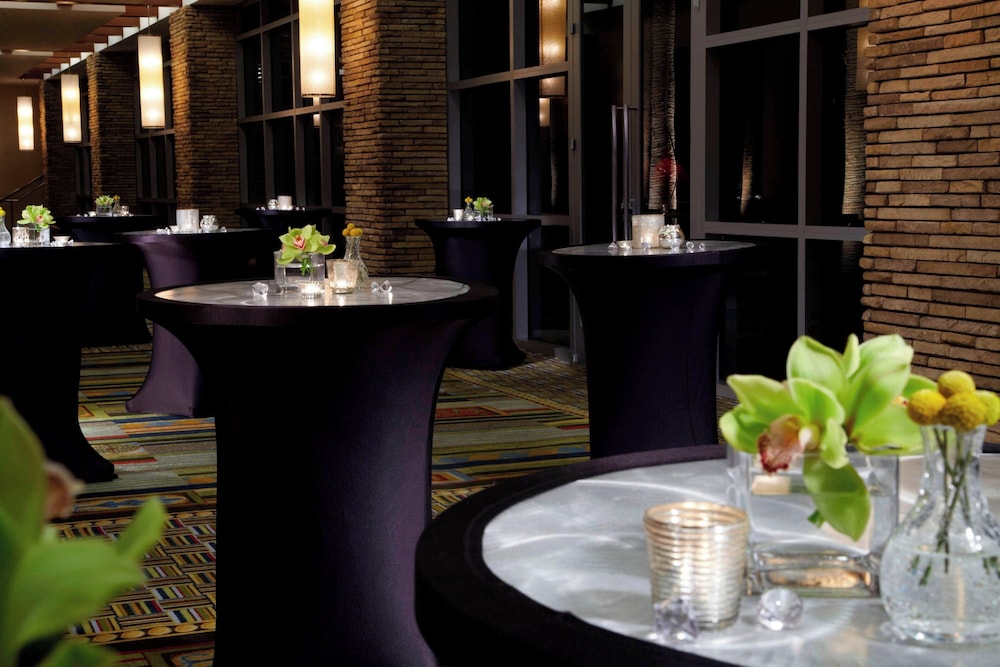 Renaissance Las Vegas Hotel — Restaurant & bars in Las Vegas, Nevada