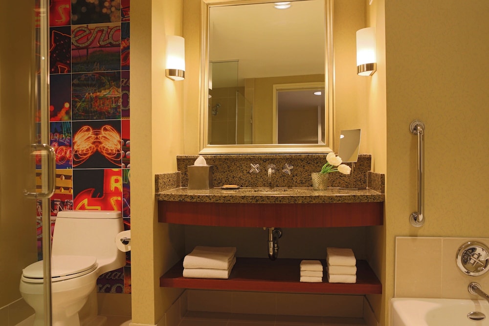 Renaissance Las Vegas Hotel — Hotel rooms in Las Vegas, Nevada