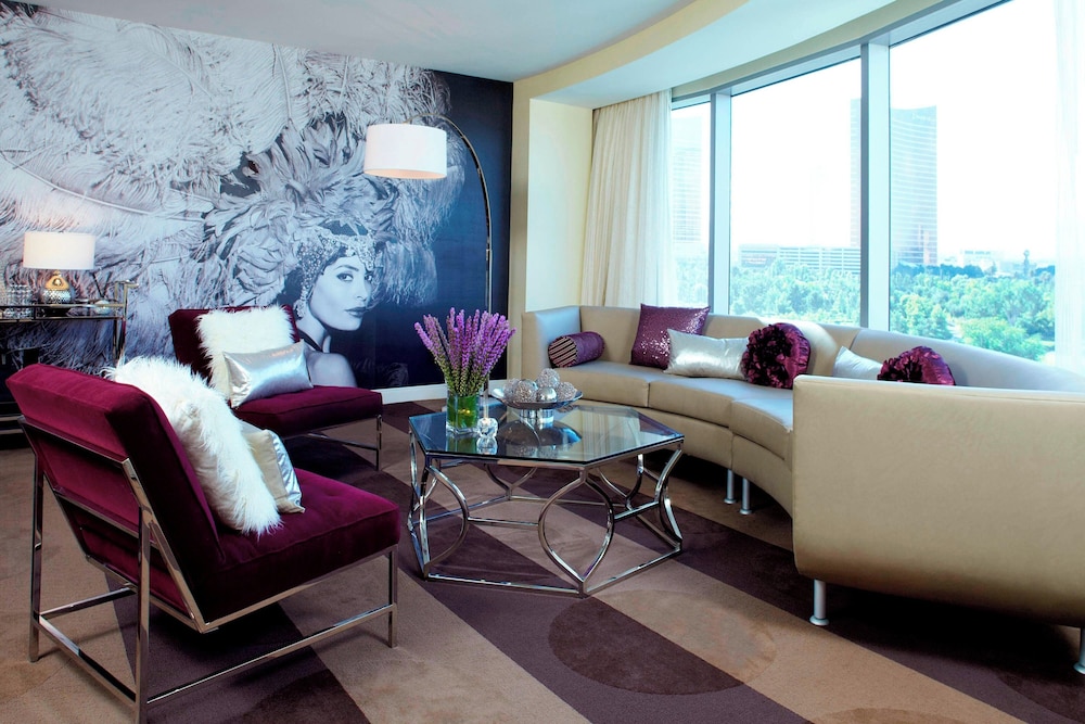 Renaissance Las Vegas Hotel — Hotel rooms in Las Vegas, Nevada