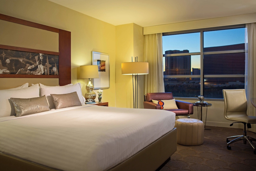 Renaissance Las Vegas Hotel — Hotel rooms in Las Vegas, Nevada