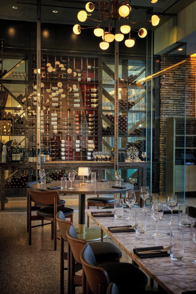 Renaissance Las Vegas Hotel — Restaurant & bars in Las Vegas, Nevada