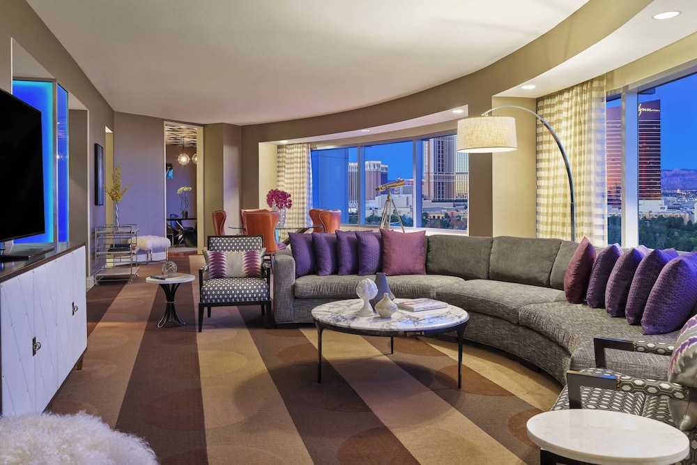 Renaissance Las Vegas Hotel — Hotel rooms in Las Vegas, Nevada