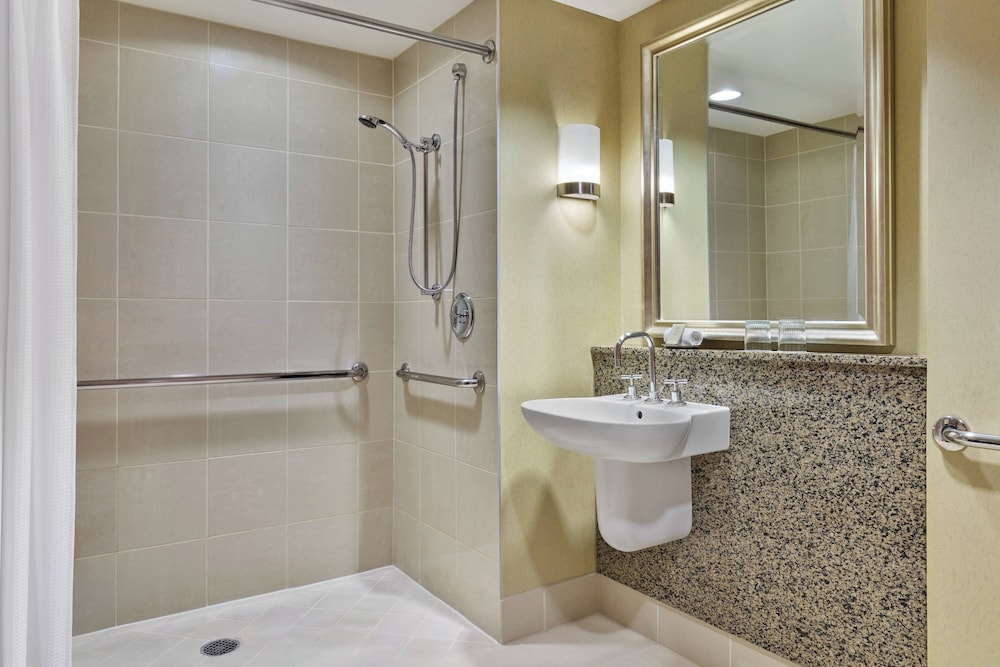 Renaissance Las Vegas Hotel — Hotel rooms in Las Vegas, Nevada