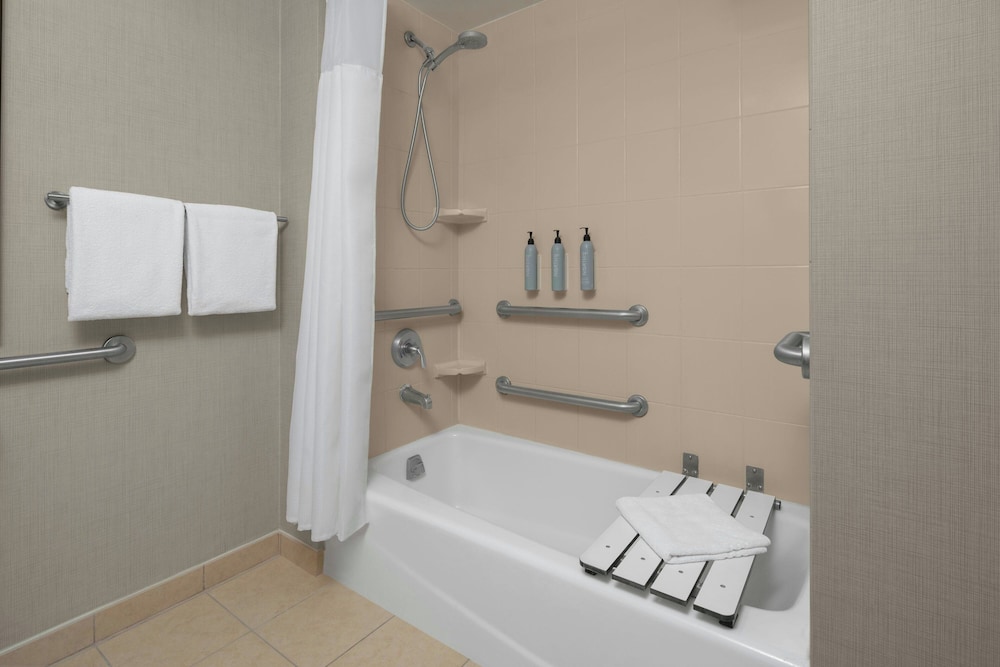 Residence Inn by Marriott Las Vegas Hughes Center — Hotel rooms in Las Vegas, Nevada