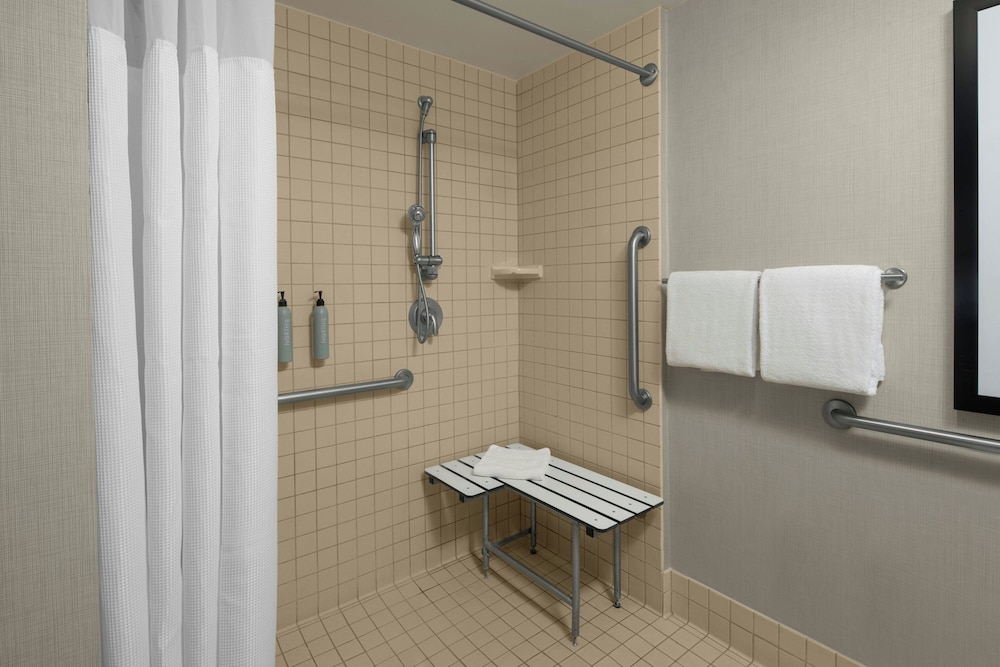 Residence Inn by Marriott Las Vegas Hughes Center — Hotel rooms in Las Vegas, Nevada