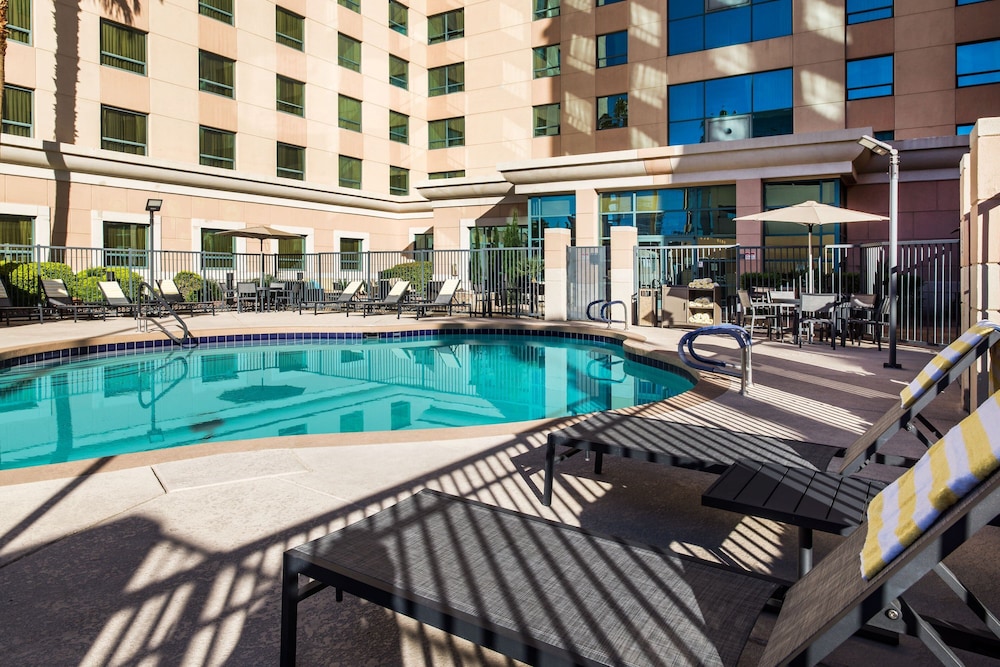 Residence Inn by Marriott Las Vegas Hughes Center — Swimming pool in Las Vegas, Nevada