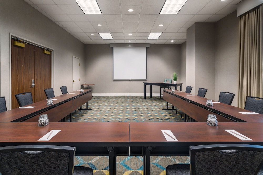 Residence Inn by Marriott Las Vegas Hughes Center — Hotel building in Las Vegas, Nevada
