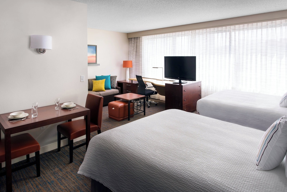Residence Inn by Marriott Las Vegas Hughes Center — Hotel rooms in Las Vegas, Nevada