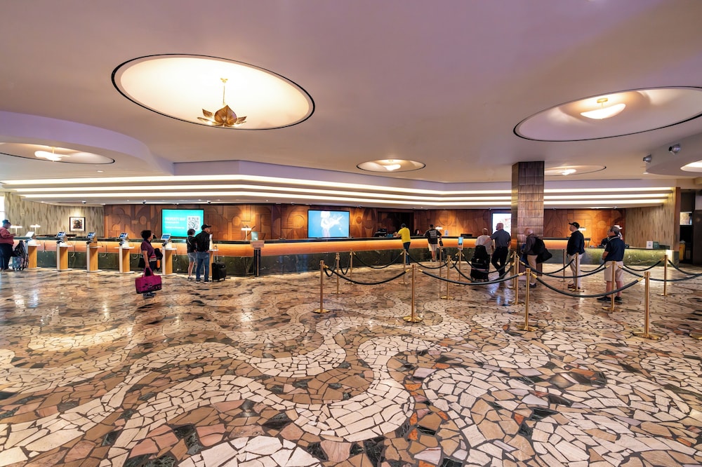 Rio Hotel & Casino, a Destination by Hyatt Hotel — Hotel building in Las Vegas, Nevada