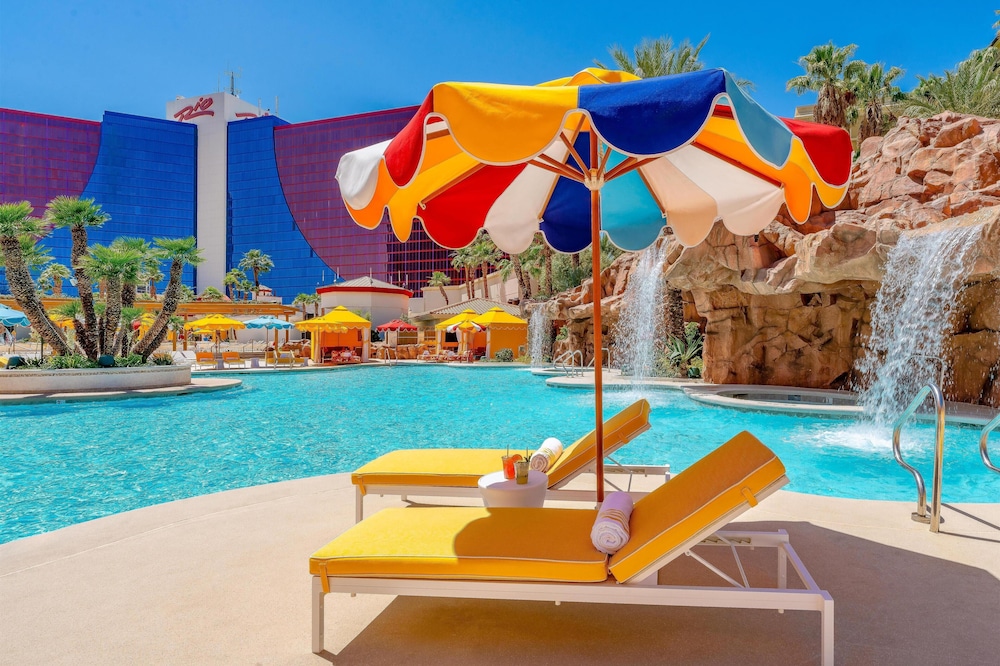 Rio Hotel & Casino, a Destination by Hyatt Hotel — Swimming pool in Las Vegas, Nevada