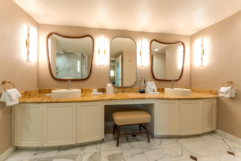 Rio Hotel & Casino, a Destination by Hyatt Hotel — Hotel rooms in Las Vegas, Nevada
