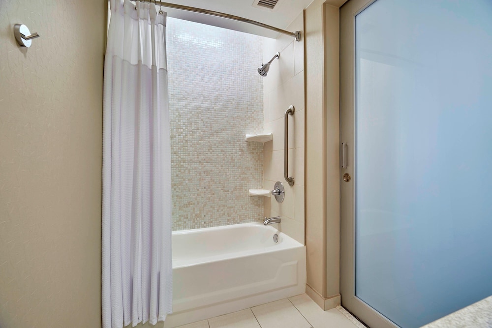 SpringHill Suites by Marriott Las Vegas Convention Center — Hotel rooms in Las Vegas, Nevada