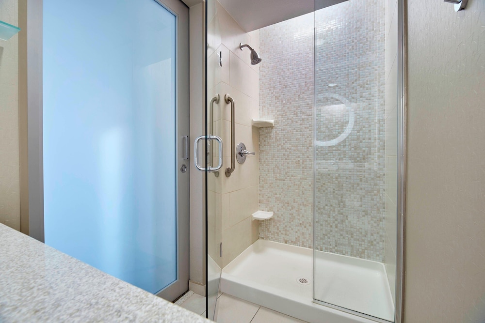 SpringHill Suites by Marriott Las Vegas Convention Center — Hotel rooms in Las Vegas, Nevada