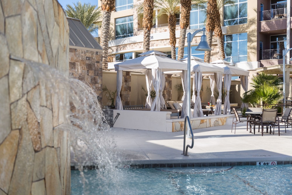 Staybridge Suites: Las Vegas - Stadium District by IHG — Swimming pool in Las Vegas, Nevada