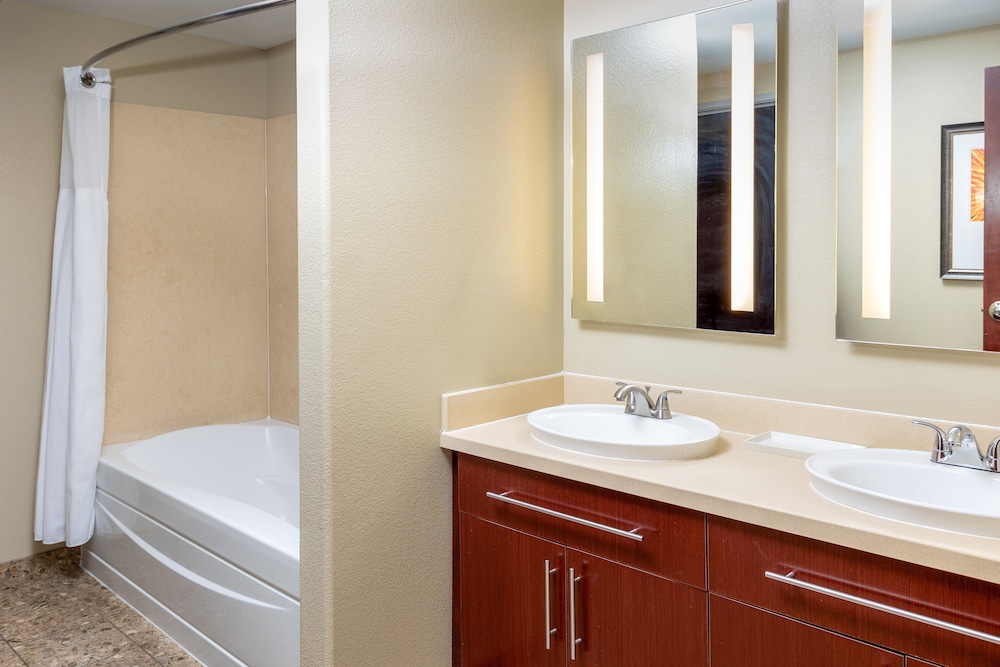 Staybridge Suites: Las Vegas - Stadium District by IHG — Hotel rooms in Las Vegas, Nevada