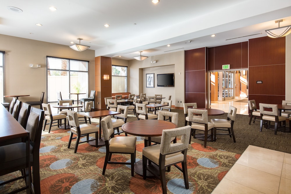 Staybridge Suites: Las Vegas - Stadium District by IHG — Restaurant & bars in Las Vegas, Nevada