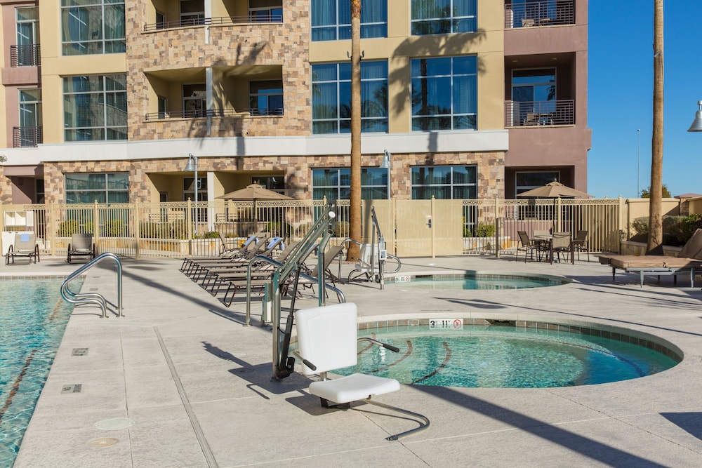 Staybridge Suites: Las Vegas - Stadium District by IHG — Swimming pool in Las Vegas, Nevada