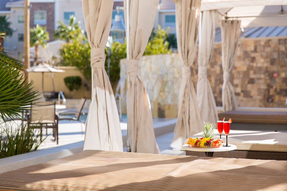 Staybridge Suites: Las Vegas - Stadium District by IHG — Swimming pool in Las Vegas, Nevada