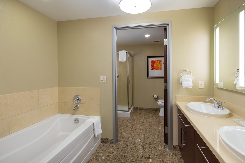 Staybridge Suites: Las Vegas - Stadium District by IHG — Hotel rooms in Las Vegas, Nevada