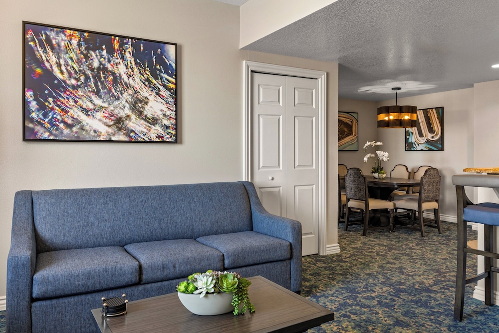 Club Wyndham Grand Desert - No Resort Fee — Hotel rooms in Las Vegas, Nevada