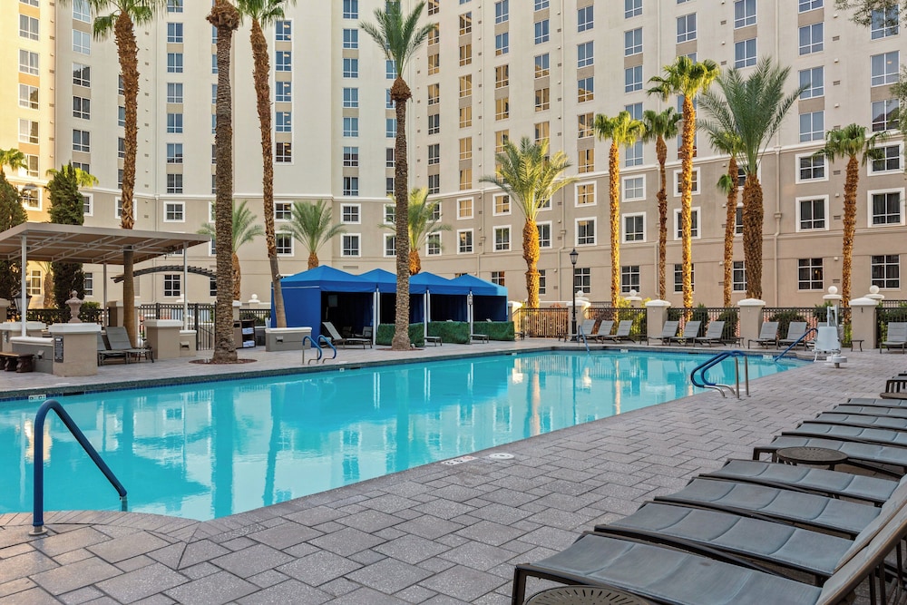 Club Wyndham Grand Desert - No Resort Fee — Swimming pool in Las Vegas, Nevada