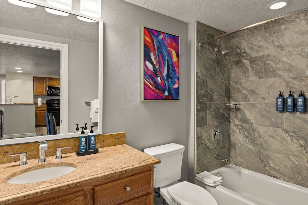 Club Wyndham Grand Desert - No Resort Fee — Hotel rooms in Las Vegas, Nevada