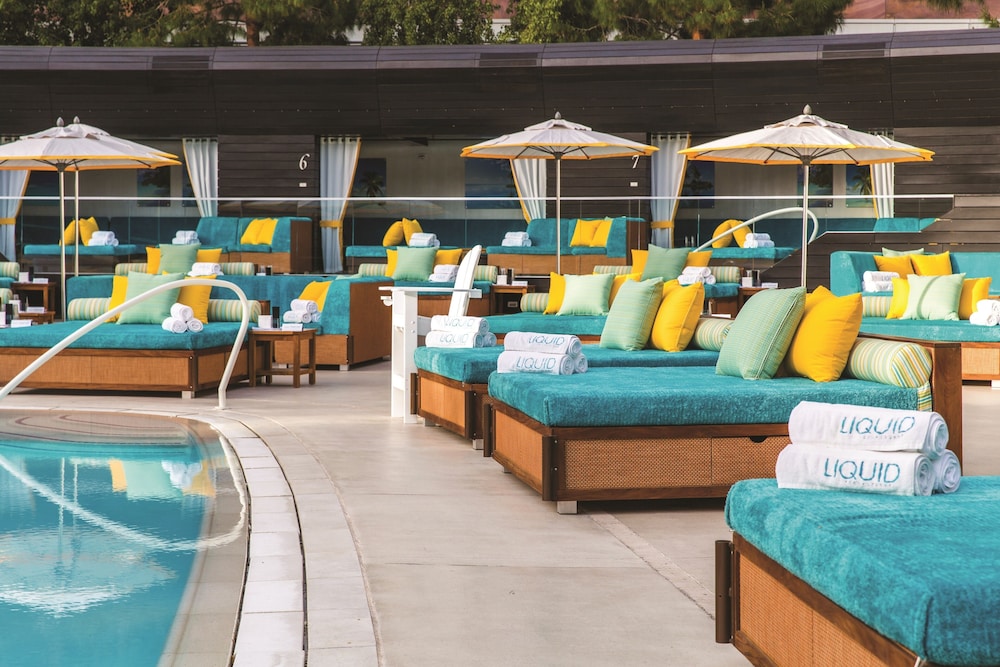 ARIA Resort & Casino — Swimming pool in Las Vegas, Nevada