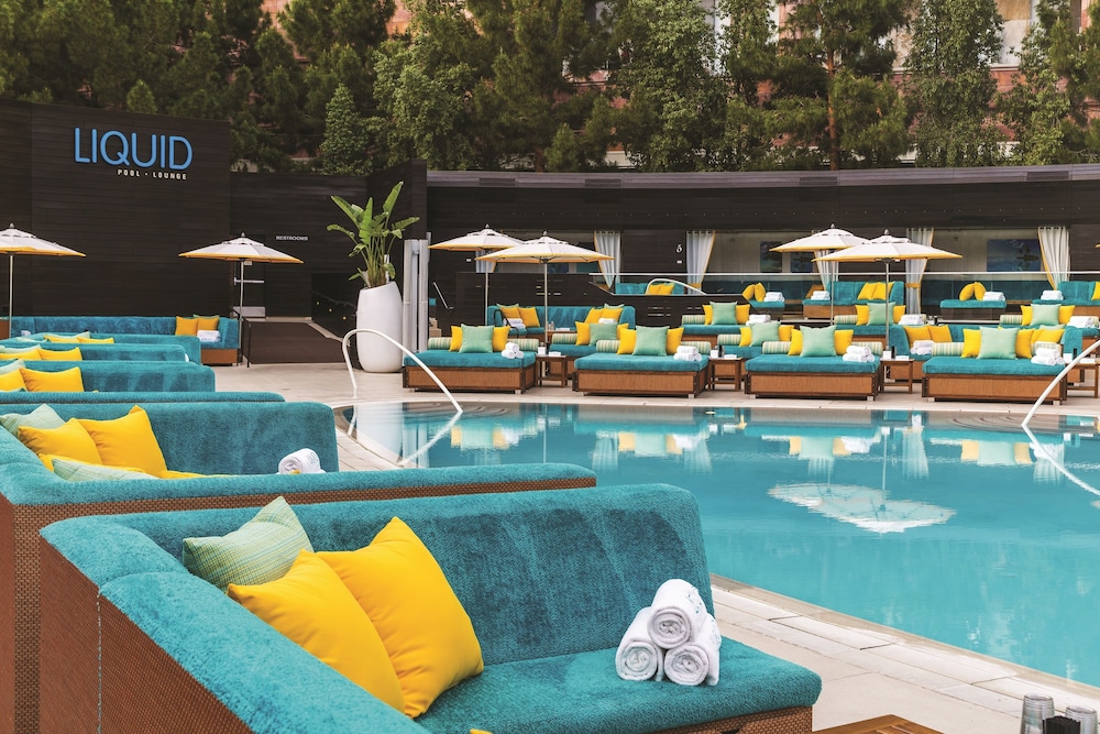 ARIA Resort & Casino — Swimming pool in Las Vegas, Nevada