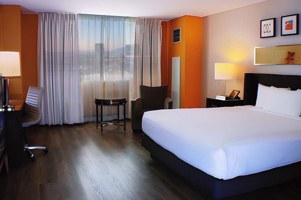 Circus Circus Hotel, Casino & Theme Park — Hotel rooms in Las Vegas, Nevada