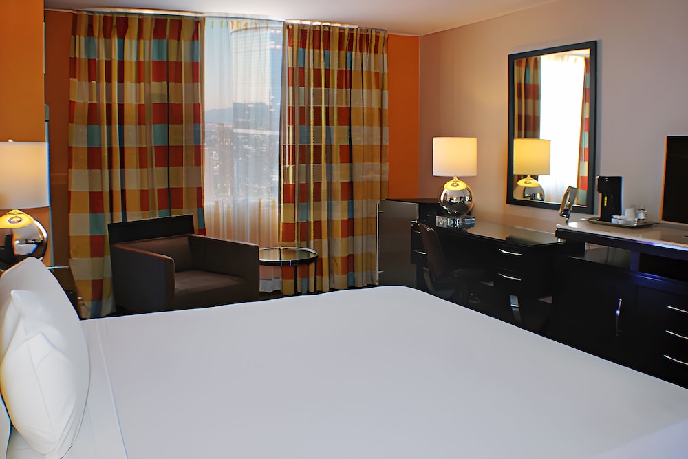 Circus Circus Hotel, Casino & Theme Park — Hotel rooms in Las Vegas, Nevada
