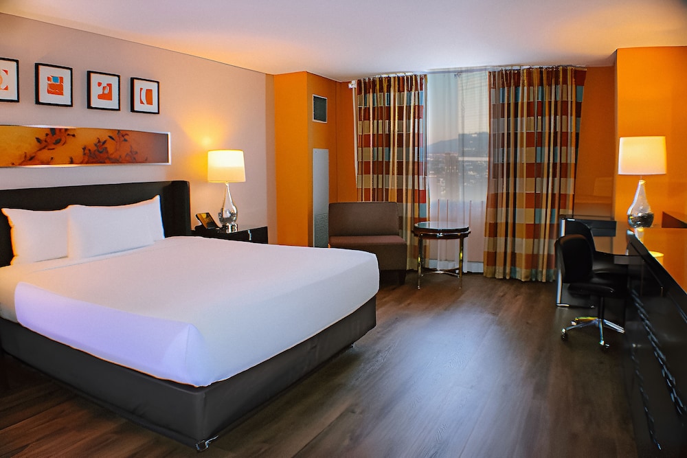 Circus Circus Hotel, Casino & Theme Park — Hotel rooms in Las Vegas, Nevada