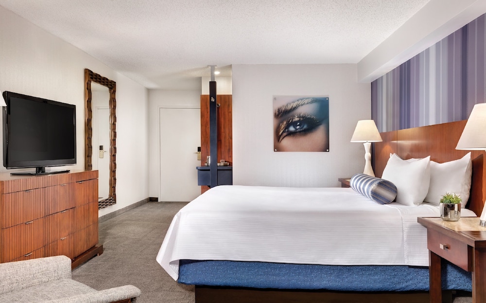 Luxor Hotel and Casino — Hotel rooms in Las Vegas, Nevada
