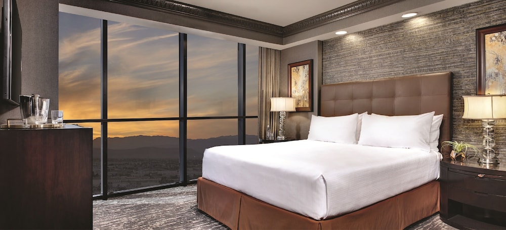 Luxor Hotel and Casino — Hotel rooms in Las Vegas, Nevada